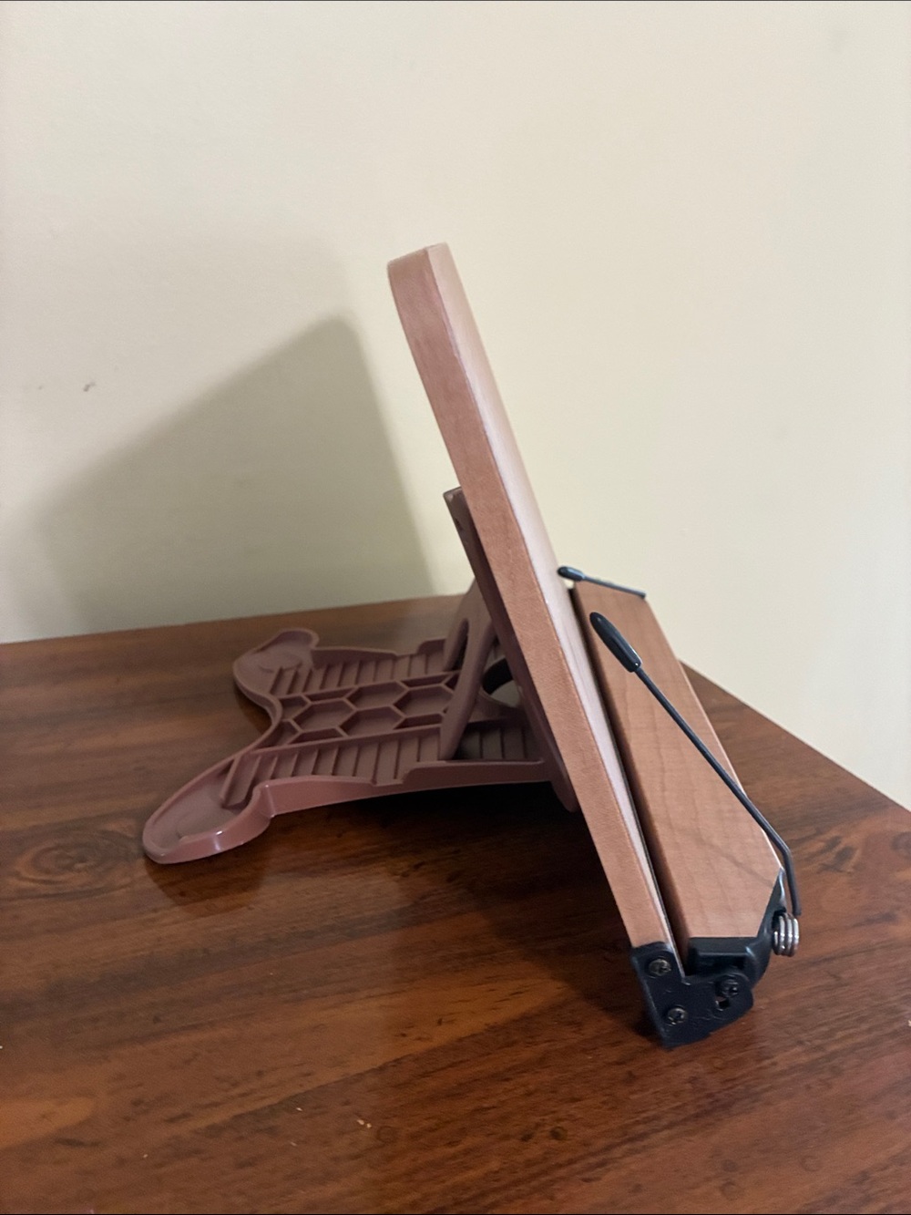 Adjustable Book/Tablet Stand (11.5” x 8”) - Picture 4 of 14